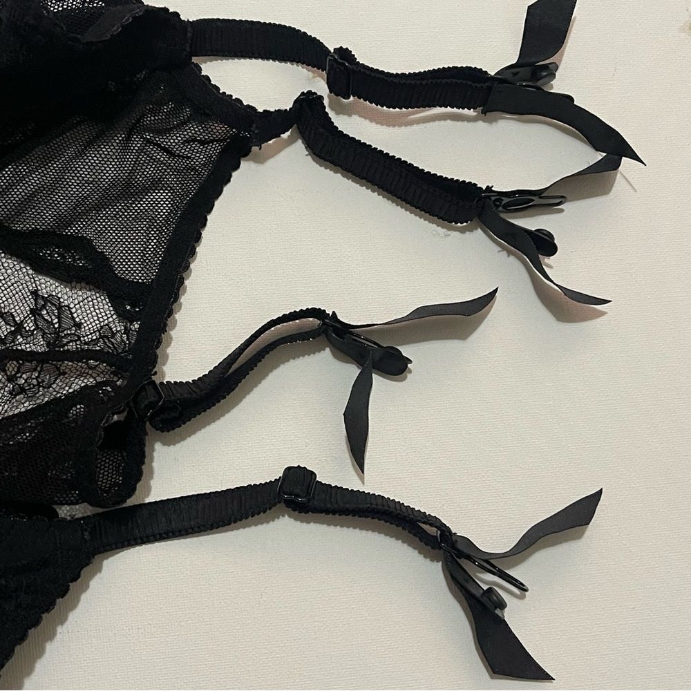 Agent provocateur love basque bustier is 34B - Picture 7 of 8